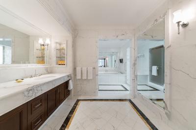 Valley Wing Shangri-La Suite