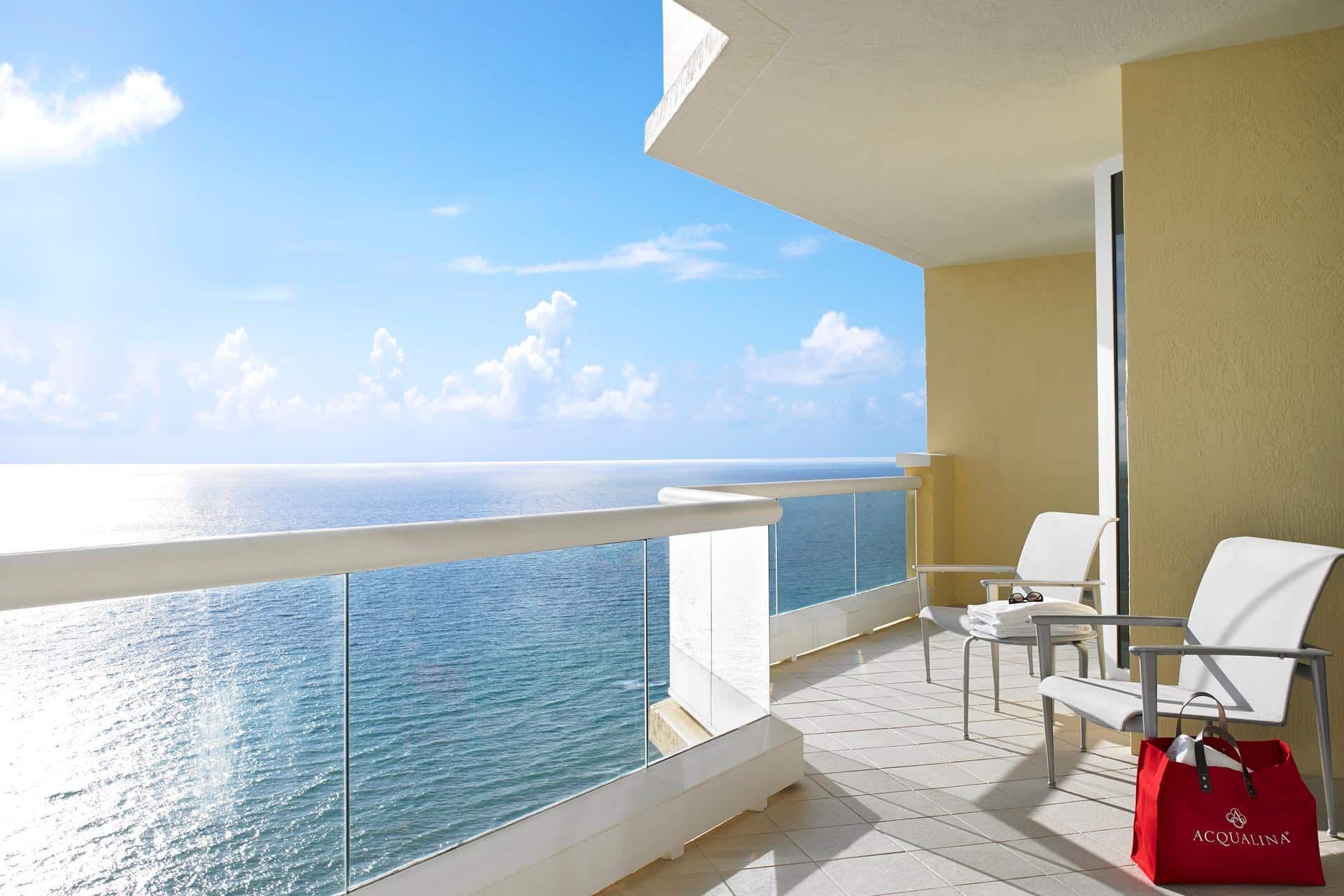 Deluxe Oceanfront One Bedroom Suite