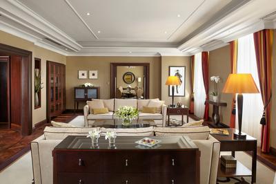 Presidential Suite livingroom