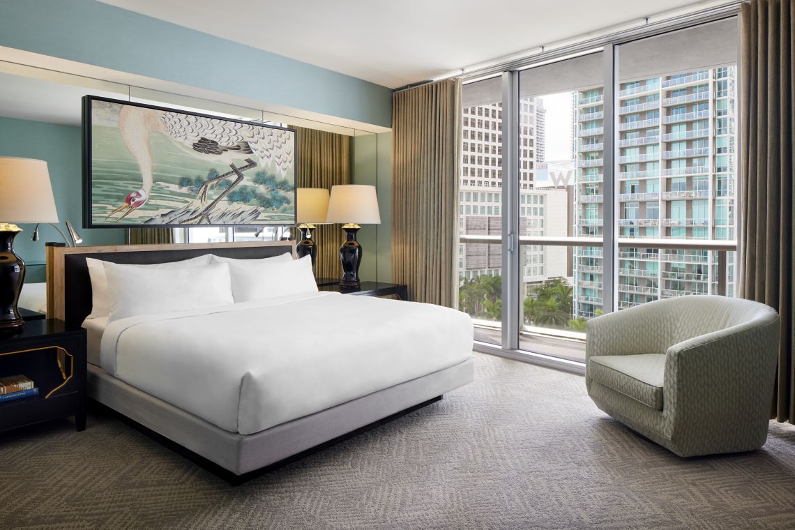 Deluxe, Guest Room, 1 King, Balcony