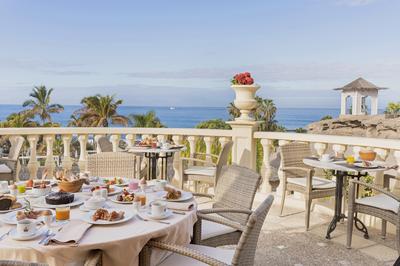 El Bernegal Restaurant - Terrace