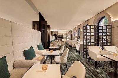 Halkin Bar