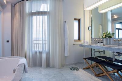 Belle Epoque Suite
