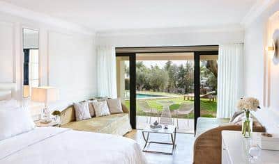 Family Bungalow Open Plan Sharing Pool