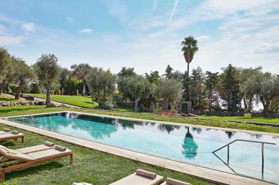 Sharing Pool of the Open Plan Family Bungalows