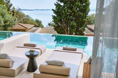 Swim Up Family Bungalow Open Plan