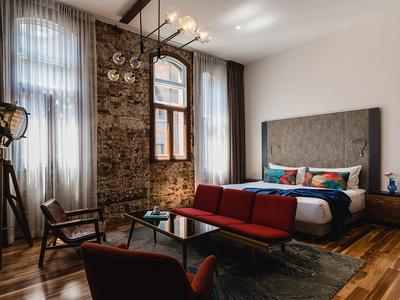 Clare Suite
