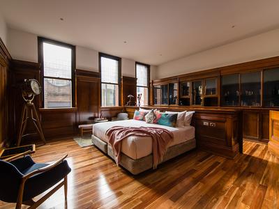 Showroom Suite