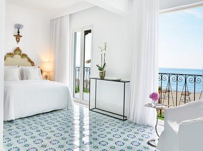 3 Bedroom Luxury Villa with Direct Access to the Beach