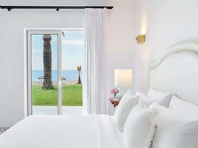 3 Bedroom Luxury Villa with Direct Access to the Beach