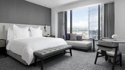 Deluxe Mountain-View Room