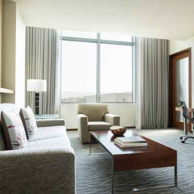 Deluxe Four Seasons Executive Suite