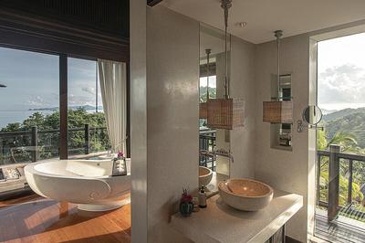 Five Bedroom Residence Villa with Pool
