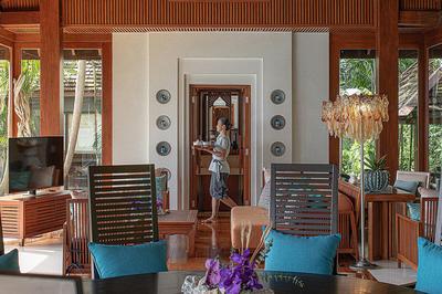 Five Bedroom Residence Villa with Pool
