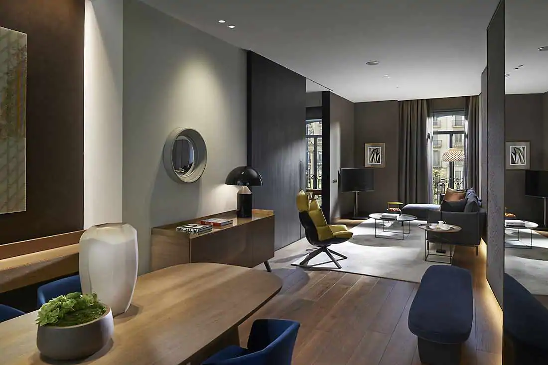 Deluxe Suite