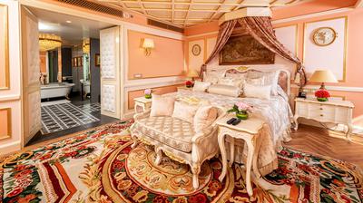 Belle Epoque Suite