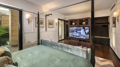 Lodhi Signature Suite