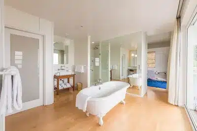 Bay View Suite