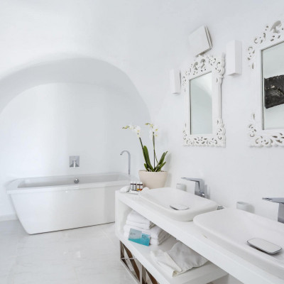 Canaves Oia Suites image