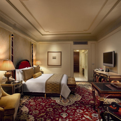 Royal Club Room