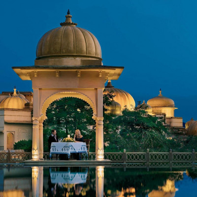 Private Dining under the Lakeside Dome