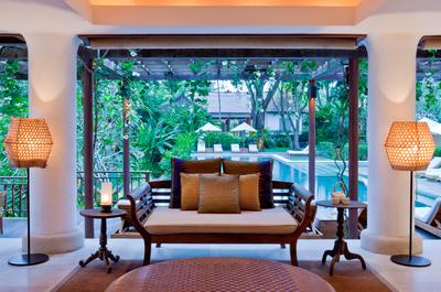 Pool Bar
