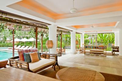 Pool Bar