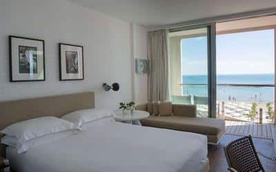 Deluxe Room Front Sea View