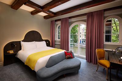 Generous Room - Canal View