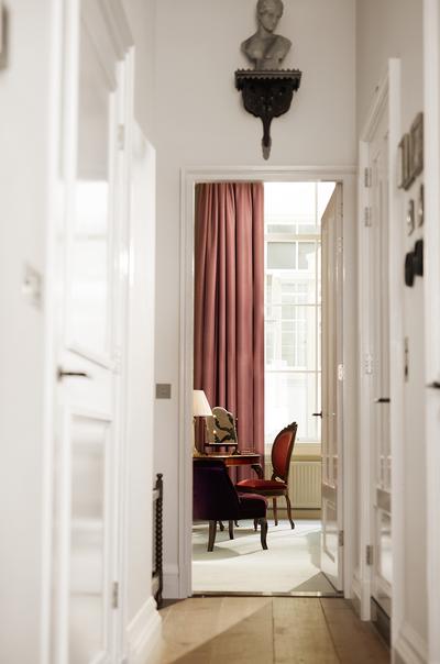 Antique Collector’s Suite