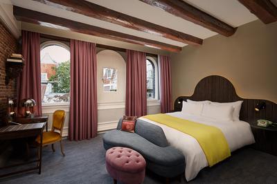 Generous Room