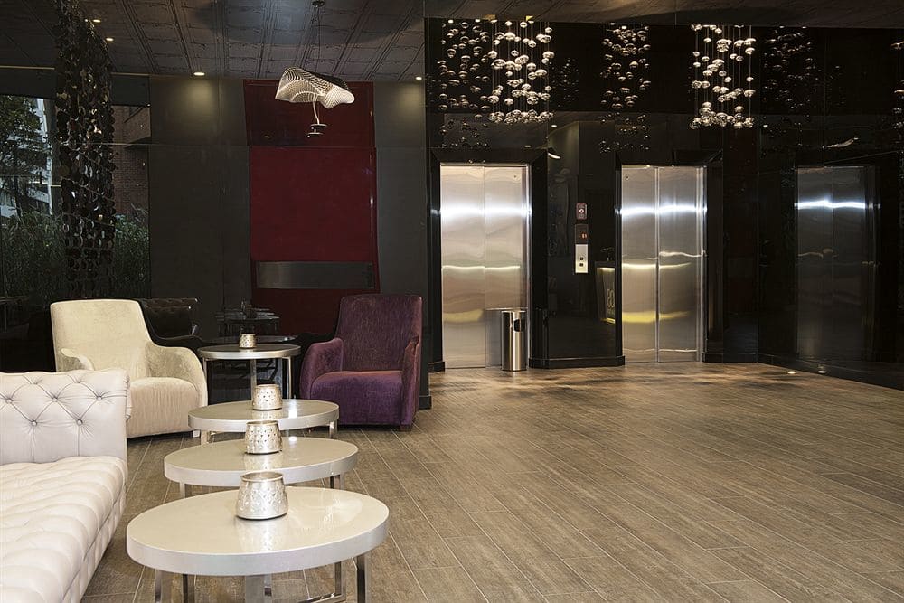 100 Luxury Suites
