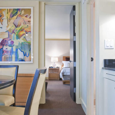 The Colonnade Hotel image