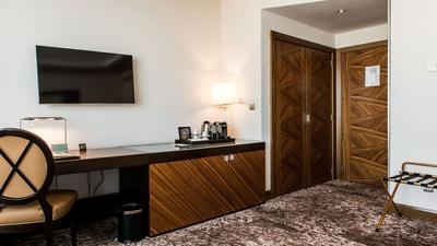 Deluxe Room, City View