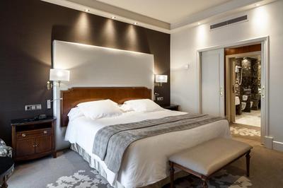 Junior Suite The Wellington Club