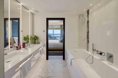2-Bedroom Diamond Suite Eleven - Sea View