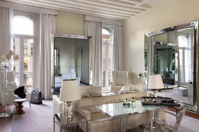 Signature Grand Canal Suite