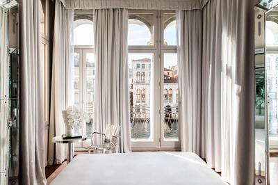 Signature Grand Canal Suite