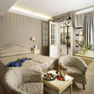 Hotel Carlton image