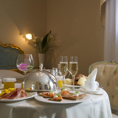Hotel Carlton image