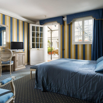 Hotel Carlton image
