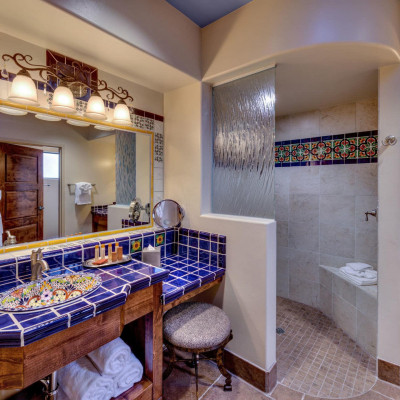 Hacienda Del Sol Guest Ranch Resort image