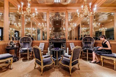 Le Bar