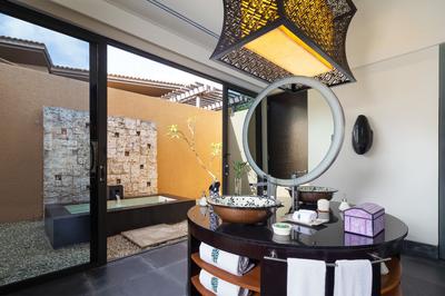 Serenity Pool Villa With Living Room