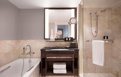 Deluxe City Room