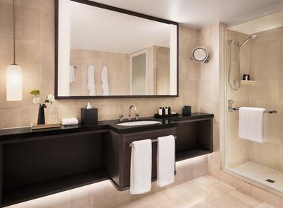 Four Seasons Full Harbour King Room