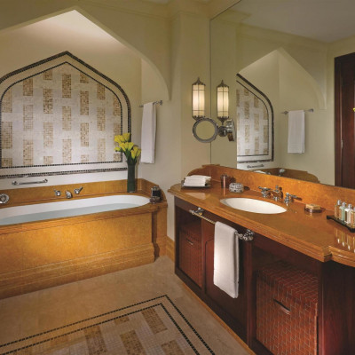 Shangri-La Hotel, Qaryat Al Beri image