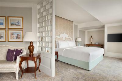 Shangri La Suite