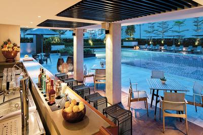 Pool Bar