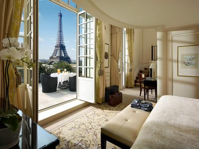Duplex Terrace Eiffel View Suite